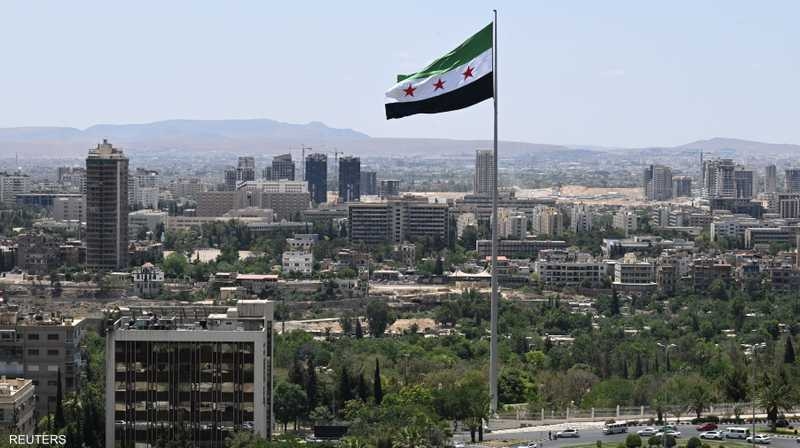 قوات الاحتلال تعلن استهداف مدخل مجمع الأركان العامة في دمشق