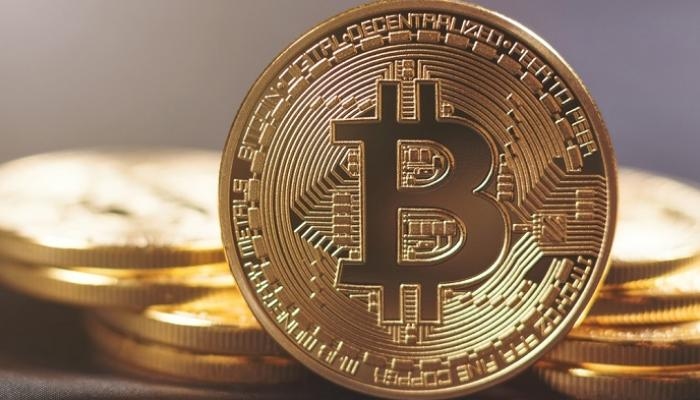 قفزة تاريخية للبتكوين النهاردة: تجاوز 122 ألف دولار