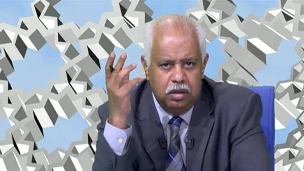 حمدي رزق : الكتابة تحت القصف