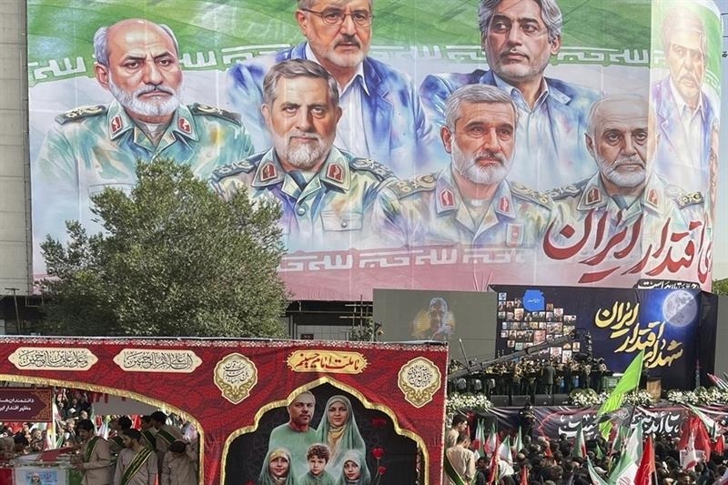 Thousands mourn top Iranian military commanders and scientists killed in Israeli strikes - Region