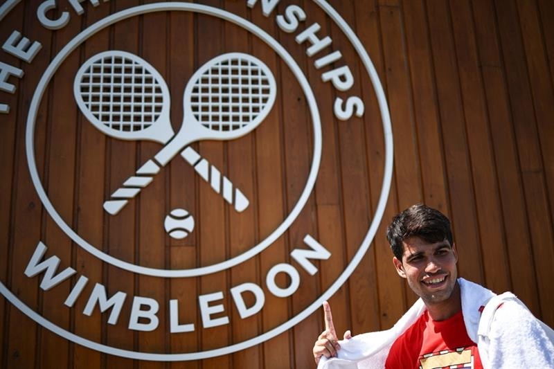 Tennis: Alcaraz, Sabalenka in action on day one at sizzling Wimbledon - Omni sports