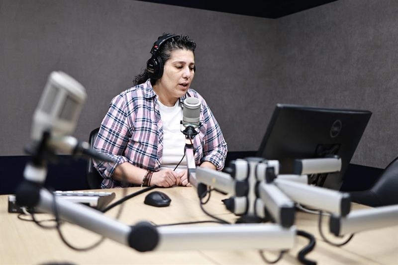 On the radio and online, Palestinians keep up with Israel's West Bank roadblocks - War on Gaza