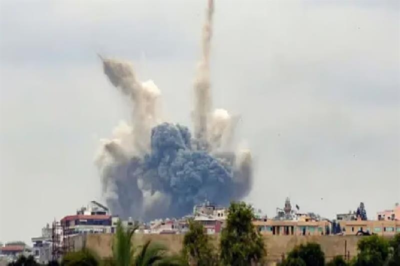 Israeli strikes on east Lebanon kill 12: Ministry - Region