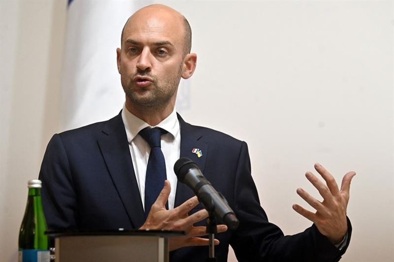 France's top diplomat calls for foreign press access to Gaza - War on Gaza