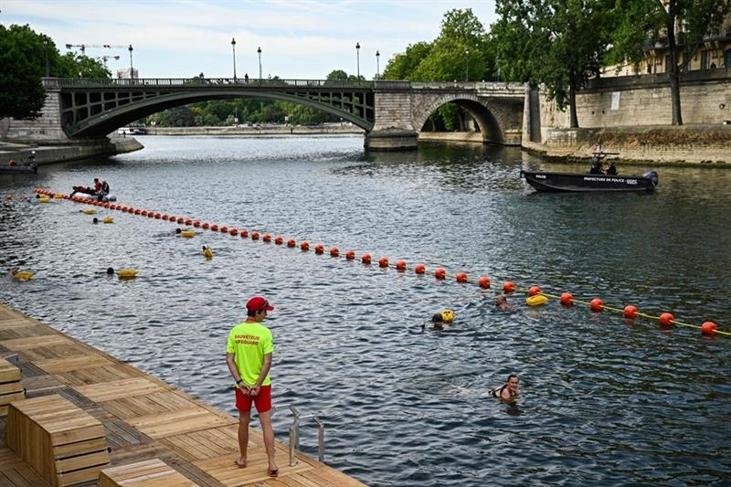 Seine reopens to Paris swimmers after century-long ban - International