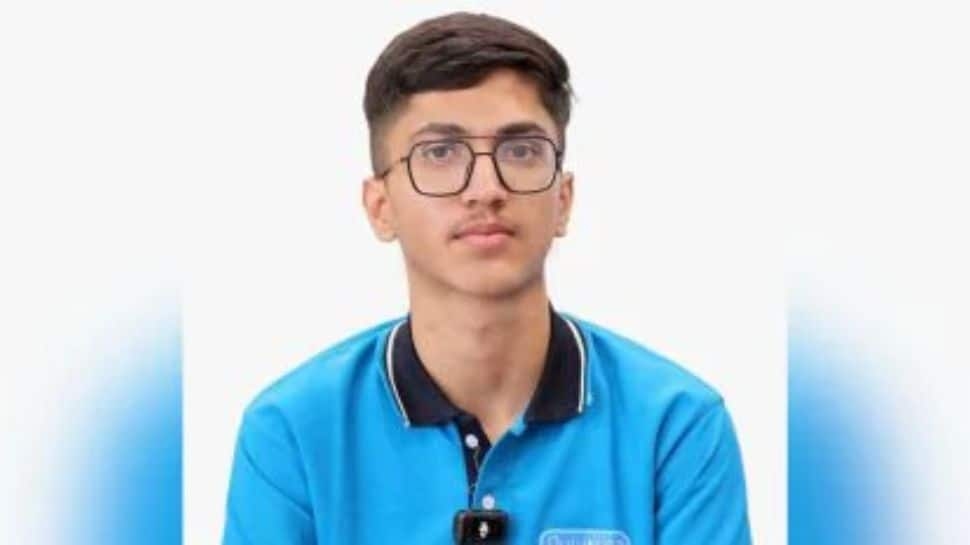 10 Simple Yet Effective Daily Habits Followed By NEET 2025 Topper Mahesh Kumar To Achieve AIR 1