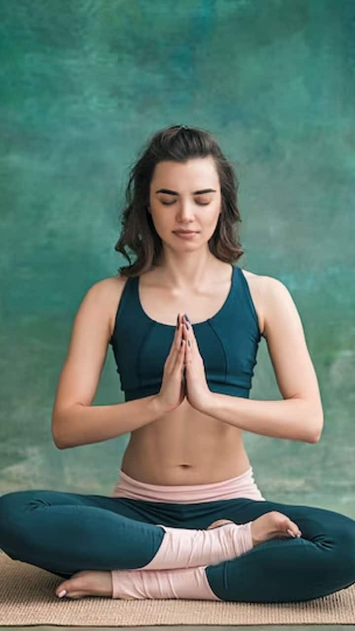 7 Easy Yoga Asanas To Control Anger Issues