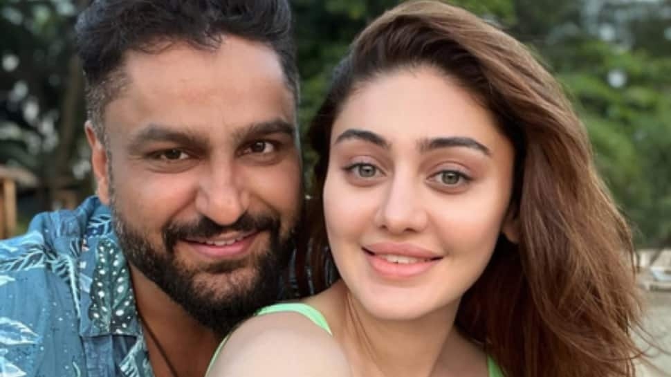Shefali Jariwala's Last Rites: Husband Parag Tyagi Performs Rituals With Tearful Eyes, Appeals For Privacy