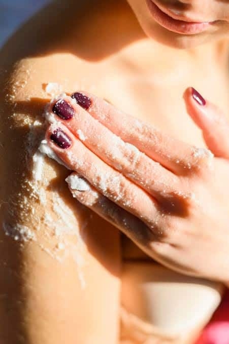 Scalp & Body Scrub with Sugar Crystals and Coconut Oil