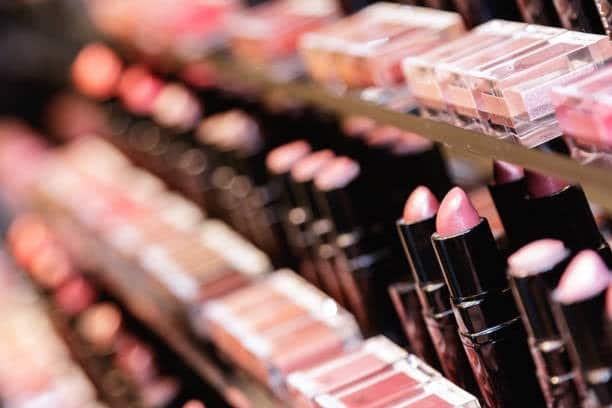 Best Lipsticks for Women: Long-Lasting