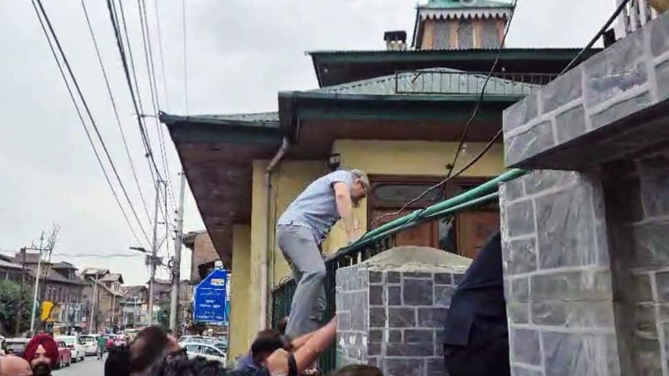 Martyrs' Day Sparks Political Storm In Kashmir: Omar Scales Wall, Faces Criticism