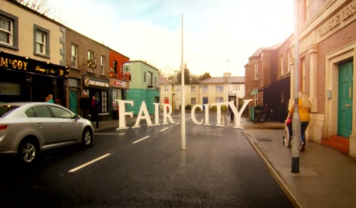 Confused shopper tries to enter Lidl on Fair City set
