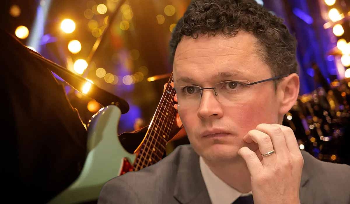 Major row dividing the coalition over income for artists