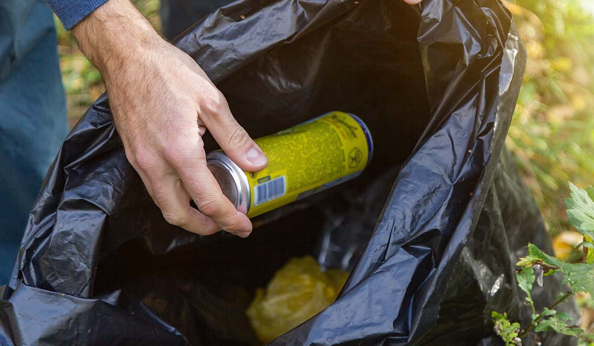 Parents of primary school pupils now collecting cans to fund schools