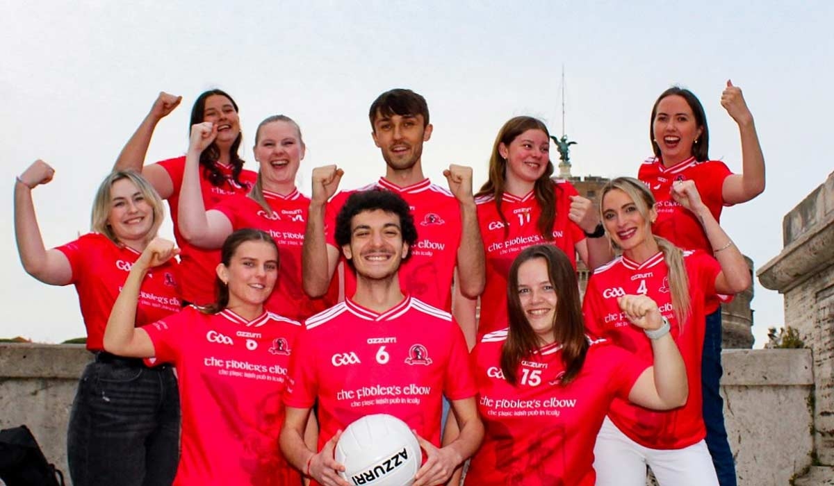 There's a GAA club in Rome -- and they just gave the Pope a jersey