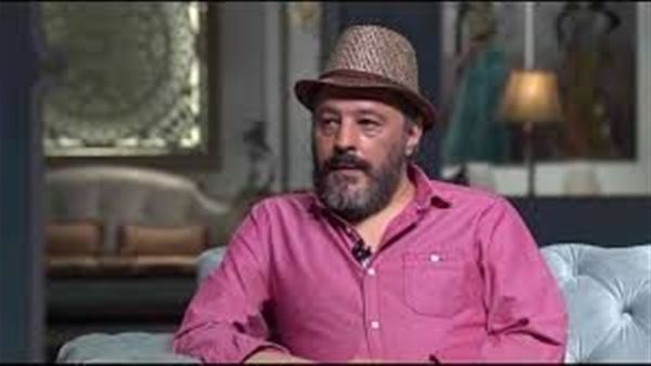 عمرو عبدالجليل يسخر من مها الصغير بعد أزمة سرقة اللوحات: "الستات بيعرفوا يكدبوا"