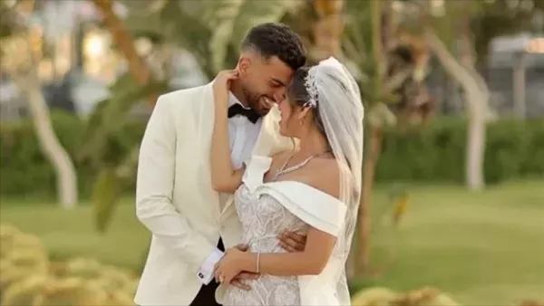 العسيلي يشعل أجواء زفاف منة القيعي ويوسف حشيش.. وهؤلاء النجوم أبرز حضور الحفل