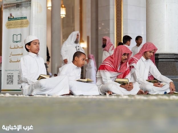 رئاسة الشؤون الدينية تواصل تنظيم الدورة الصيفية الإثرائية الكبرى لحفظ ومراجعة القرآن الكريم بالمسجد الحرام