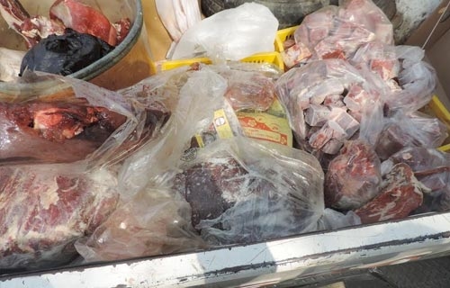 ضبط 1.1 طن لحوم وكبدة مجمدة مجهولة المصدر فى محل بكفرالشيخ