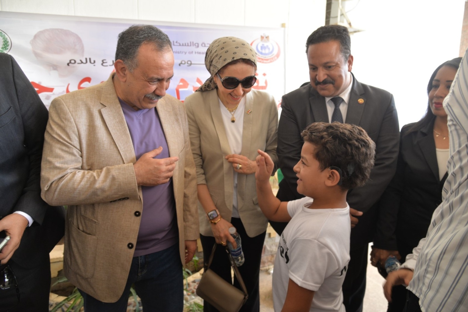 محافظ أسيوط يطلق حملة للتبرع بالدم