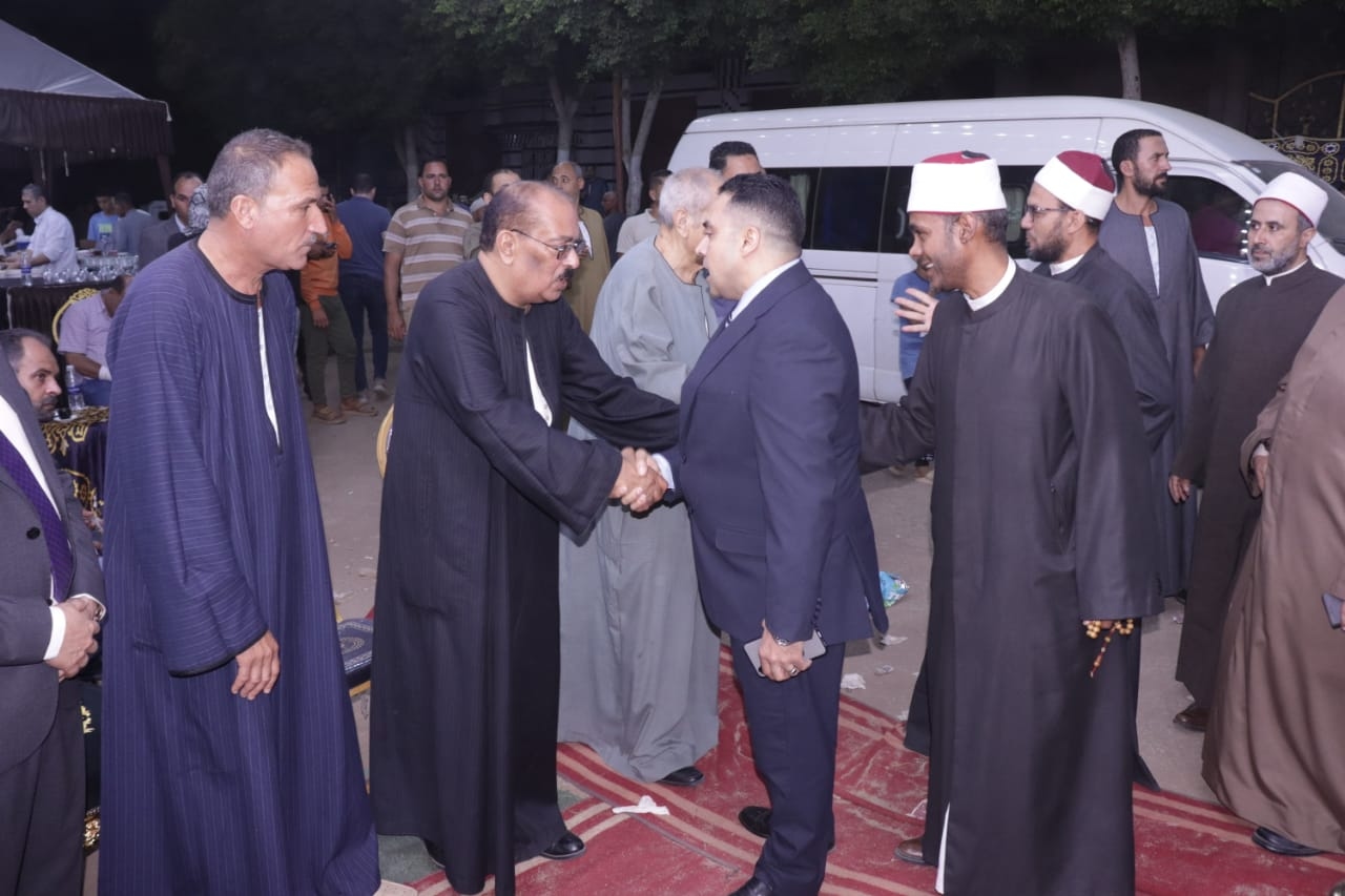 وفد الأوقاف يقدّم العزاء في شهيدات حادث كفر السنابسة