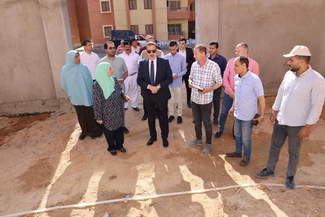 تمهيدا لدخولهما الخدمة.. محافظ المنوفية يتفقد مدرستين بالسادات