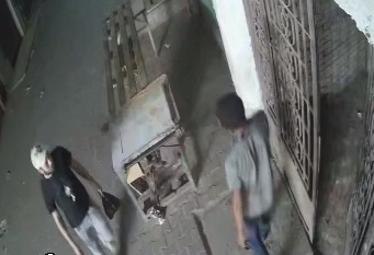 فيديو يرصد إنهاء حياة شاب على يد بلطجي بمنطقة بولاق الدكرور