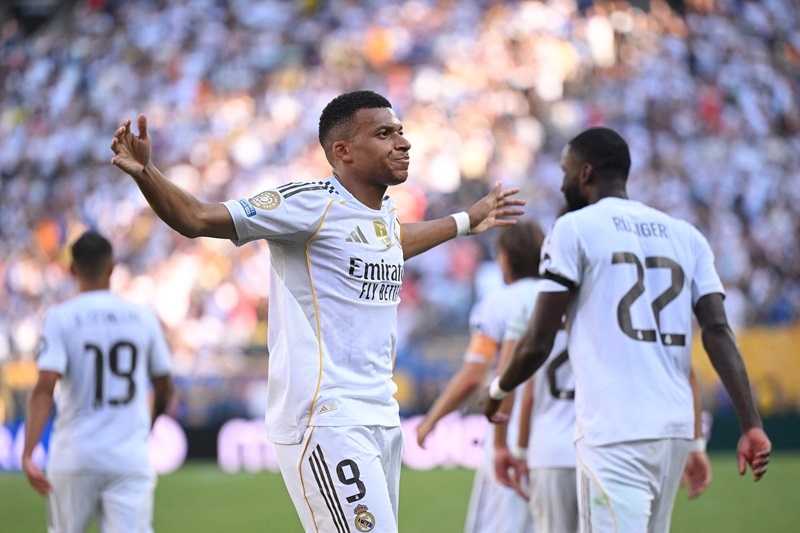 ألونسو يحذر من باريس.. مبابي يعود وريال مدريد يستعد للاختبار