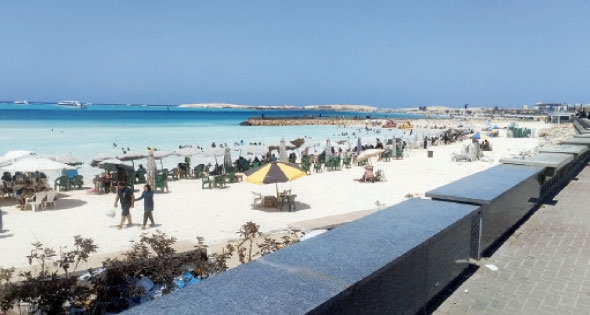 تفاوت فى أسعار الشقق الفندقية والشاليهات.. مطروح والساحل يستقبلان مليونى مصطاف و273 طائرة شارتر