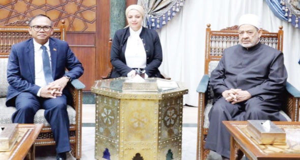 شيخ الأزهر: تدريب أئمة كمبوديا على التعامل مع القضايا المعاصرة