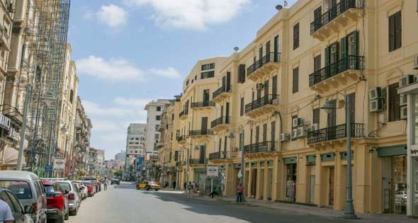 المبانى التراثية تستعيد جمالها والهوية السكندرية..
ترميم واجهات العقارات التاريخية بشارع سعد زغلول والكورنيش