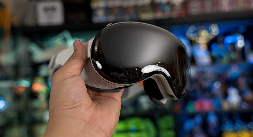 Apple Reportedly Working On 7 Headsets & Glasses From 2025 Says Analyst