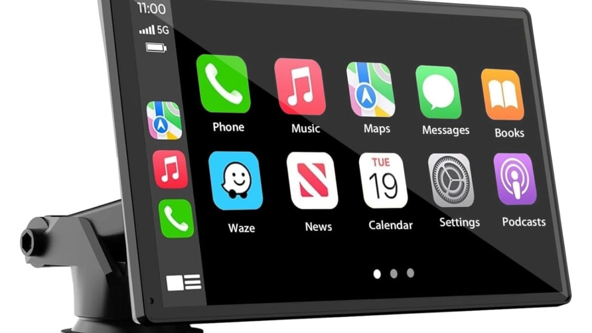 This Portable Wireless CarPlay Screen Is 44% Off, Amazon Is Clearing Out Stock Once and For All