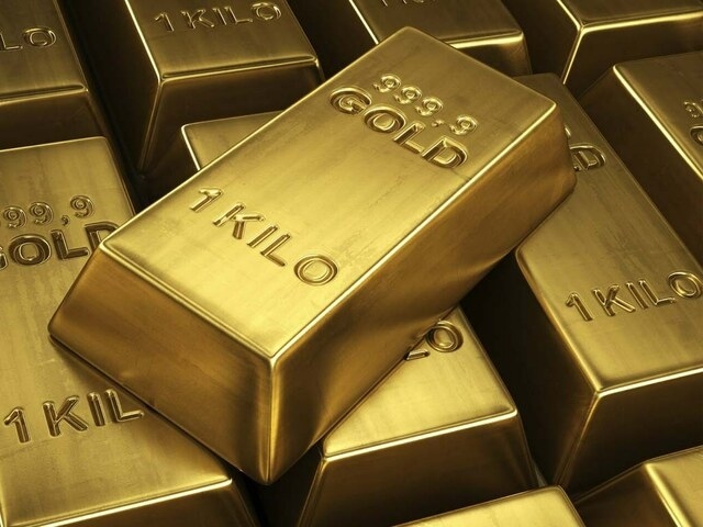 Gold rises as investors buy on dip