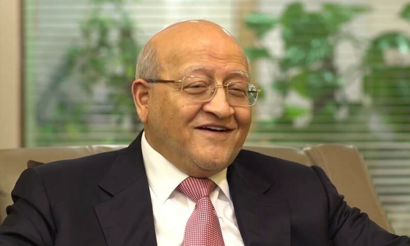 Hussain Dawood lauds Pak-China partnership at WEF summit