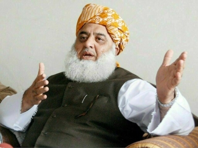 Fazl wants ‘political change' in KP