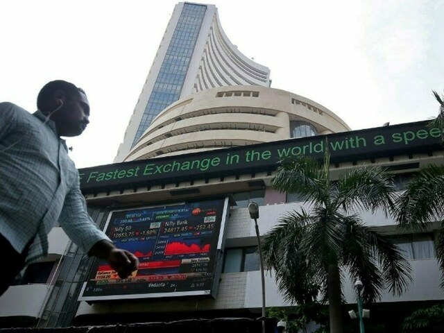 India's equity benchmarks inch lower