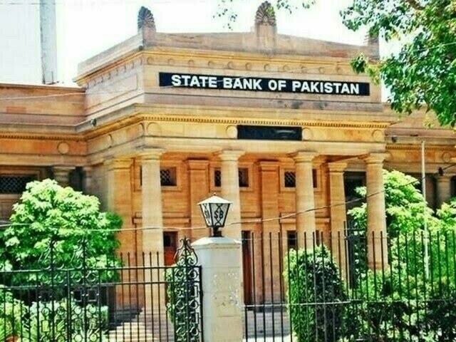 Monetary policy poll: 50-100bps cut expected