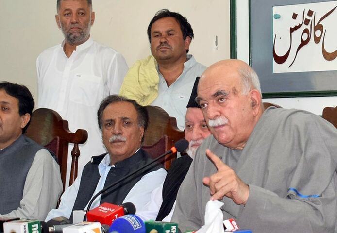 Opposition alliance chief puts his full weight behind anti-govt protest plan