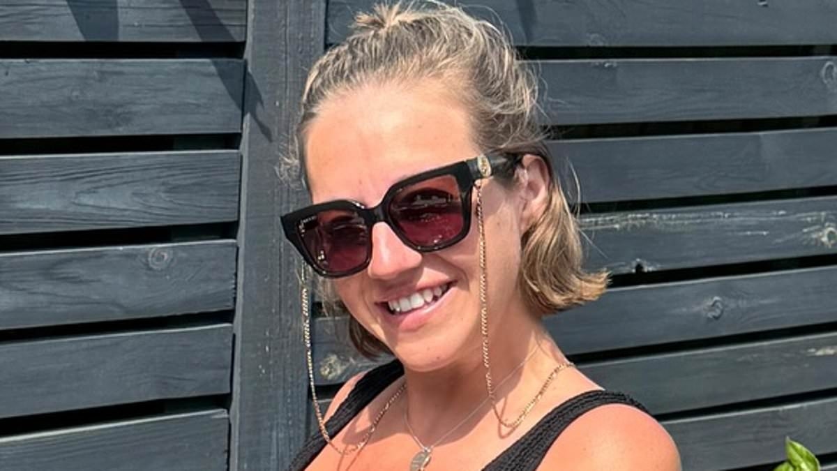Pregnant Kelsey Parker shows off her growing baby bump in glowing snaps as she soaks up the Bank Holiday weekend sun