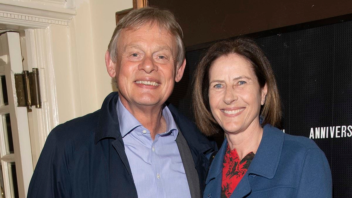 Doc Martin star Martin Clunes insists 'hippie' neighbours are 'not travellers' amid acrimonious planning row near his country home
