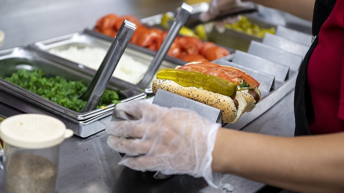 Popular chain offers breakfast for the first time