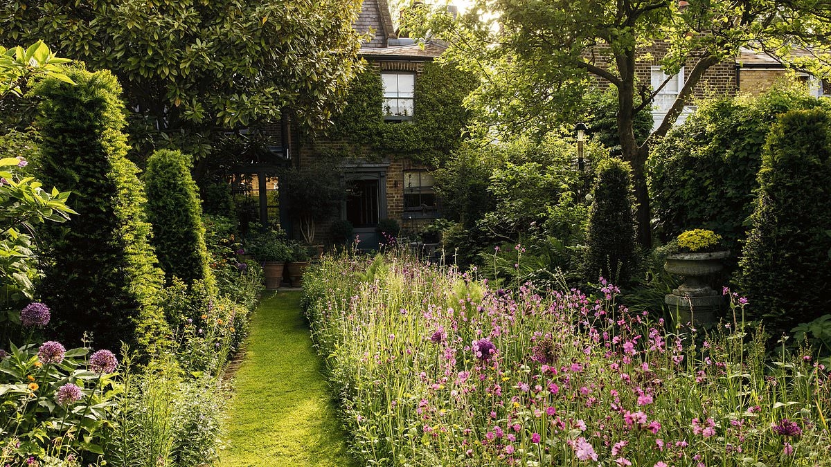 How to create a country garden in the city, according to garden designer BUTTER WAKEFIELD