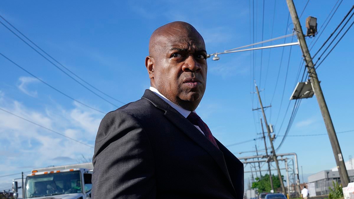 NJ mayor held for trespassing after 'ignoring warnings' to stay away from migrant detention center