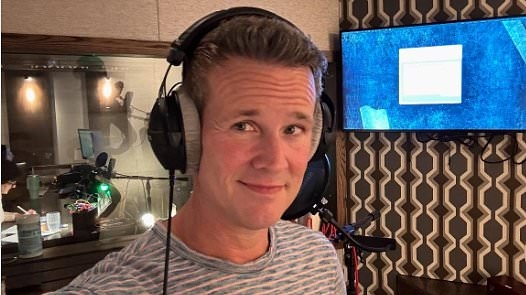 Former '90s sitcom heartthrob is unrecognizable in latest snaps... but can you guess who it is?
