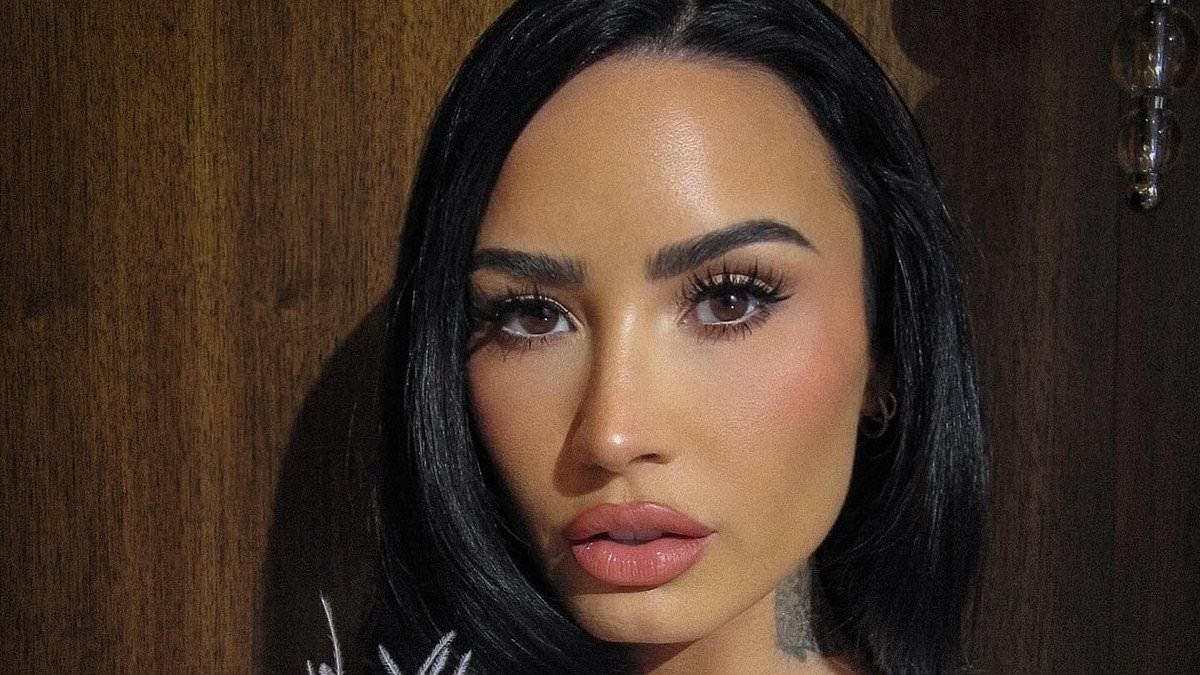 Demi Lovato shares throwback photos from her epic Las Vegas 'bach party' (complete with private jet!)
