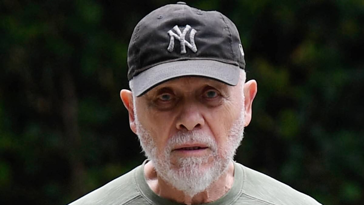 EXCLUSIVE Legendary actor who starred alongside Julia Roberts in Pretty Woman looks unrecognizable on rare outing