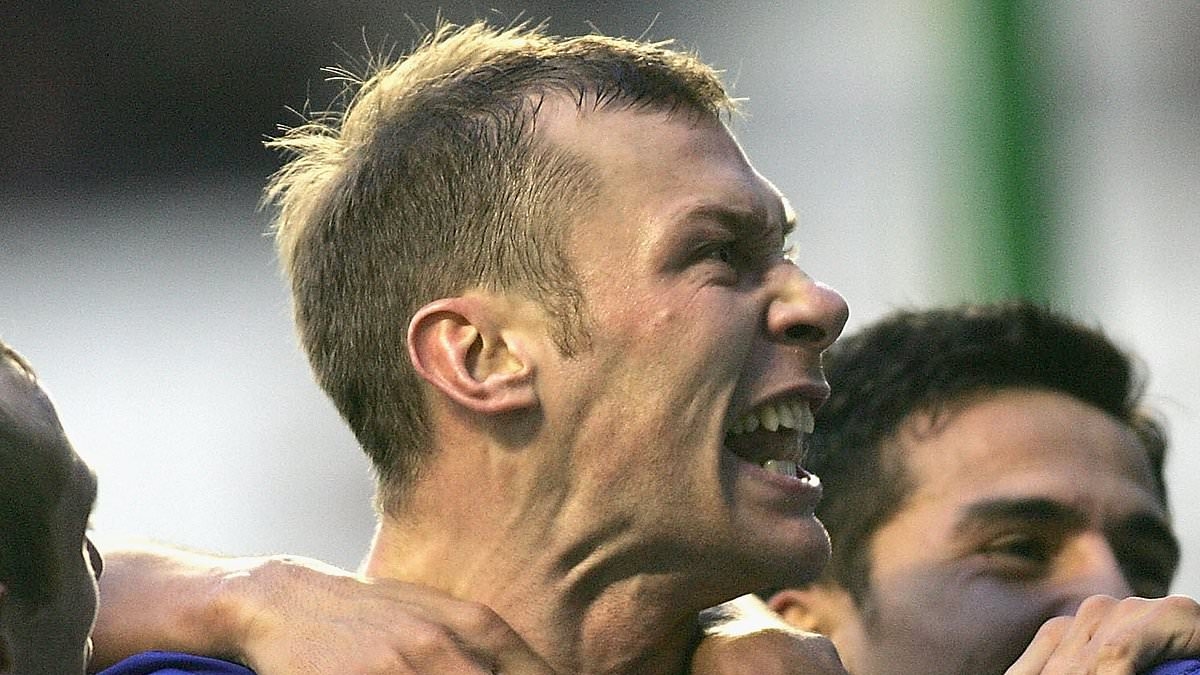 Duncan Ferguson reveals the current England international who 'battered him' in a training ground boxing match - after Toffees legend warned star he would 'get hurt'
