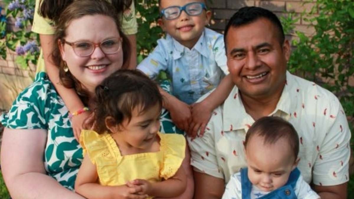 Illegal migrant SELF-DEPORTS with entire family over fears Trump is coming for them