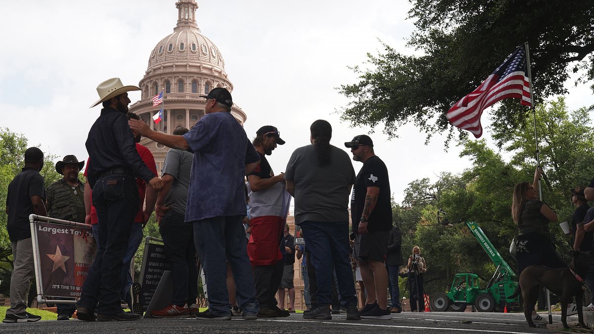 Texas reps. attending anti-Trump rally warned of 'credible threats'